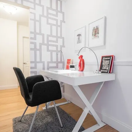 Ny Away Apartment