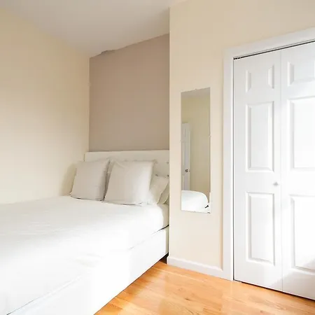 East Village Amazing 2 Bedroom *