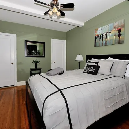 Apartment Two Bedroom Apartment- West 34th Street New York