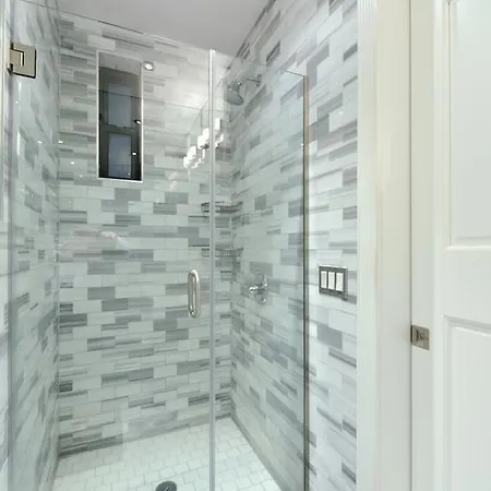 Midtown West 4 Bed 2 Bath