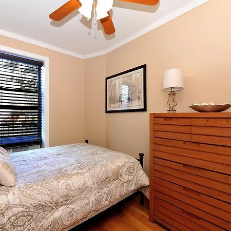 Apartment Midtown West 4 Bed 2 Bath *