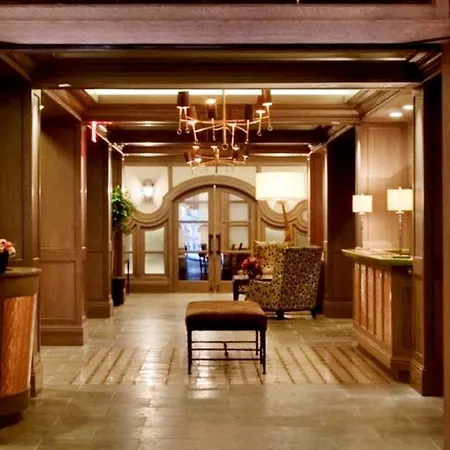 Chandler 4*