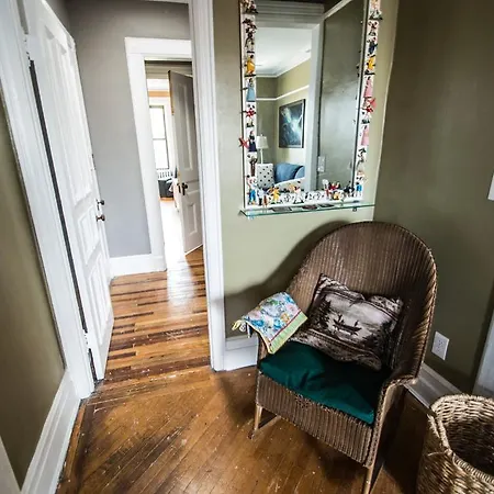 Brooklyn Getaways Apartment *