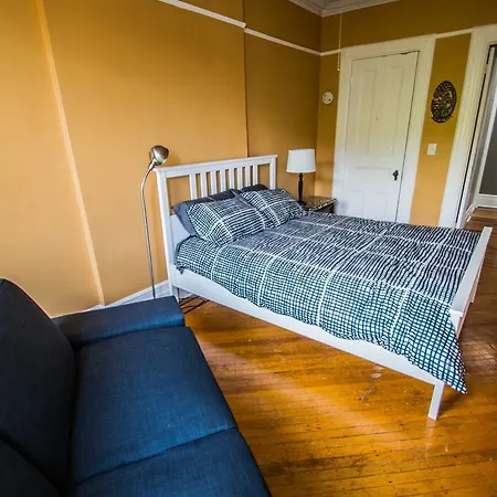 Brooklyn Getaways Apartment *