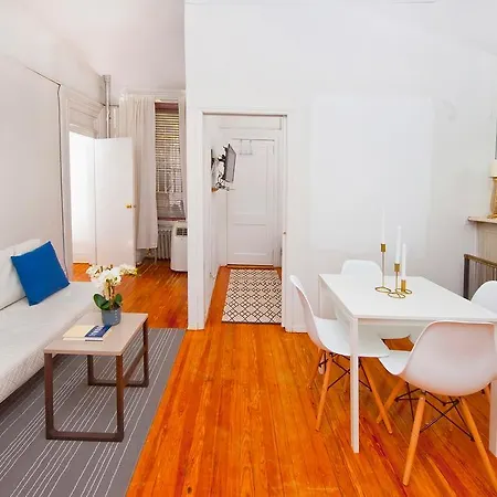 Central Two Bedroom In Times Square *