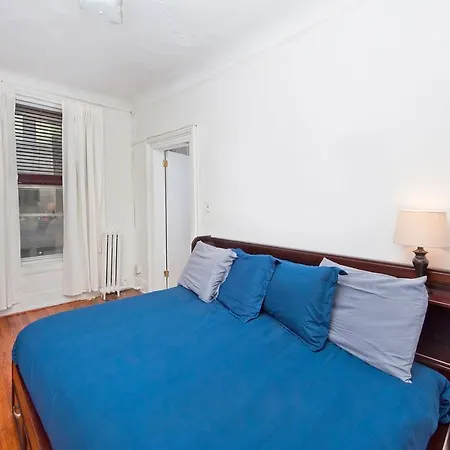 Central Two Bedroom In Times Square Apartment New York