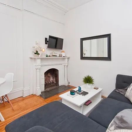 Central Two Bedroom In Times Square Apartment New York