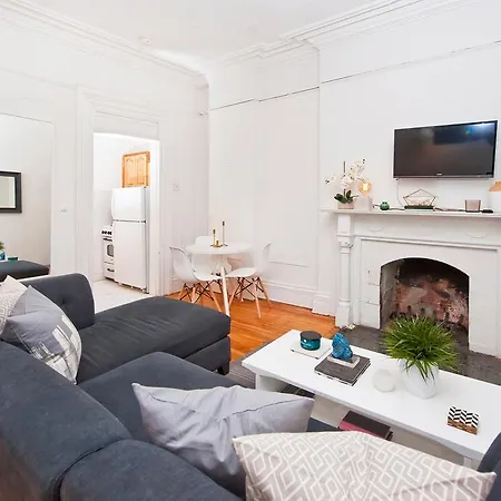 Central Two Bedroom In Times Square *