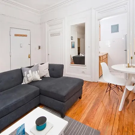 Central Two Bedroom In Times Square Apartment New York