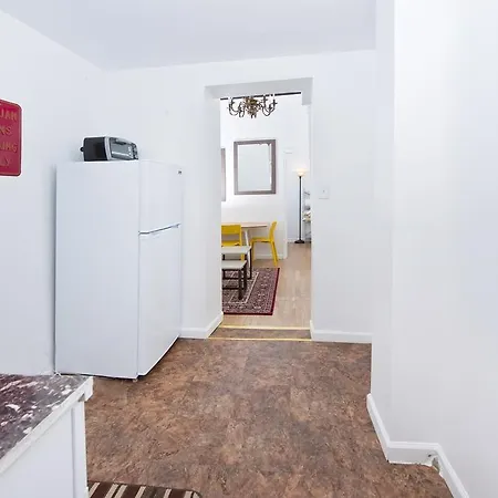 Apartment 28th Street & Park Avenue *