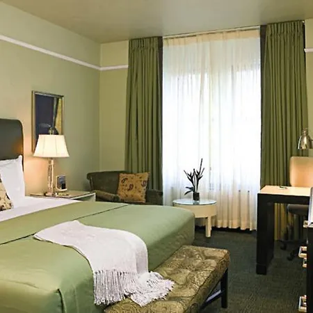 Beacon Hotel 4*
