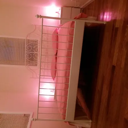 Two Bedroom Brighton Beach Apartment *