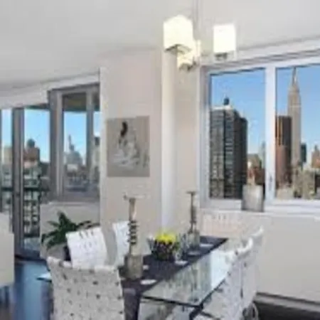 Luxury 2bdrm Midtown Apt With Views Apartment