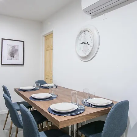 Apartment Prime Location In West Village 3 Bedrooms With 4 Baths *