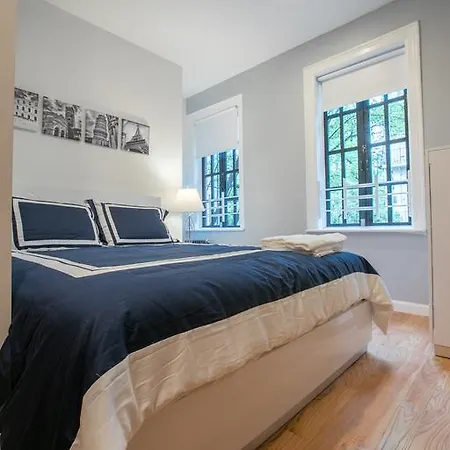 Prime Location In West Village 3 Bedrooms With 4 Baths