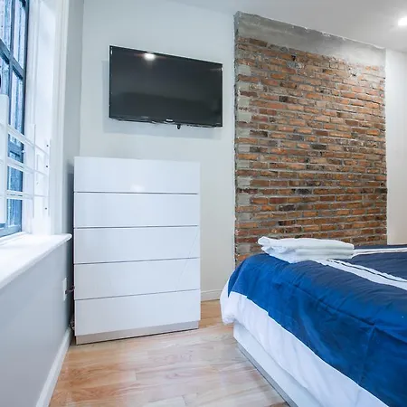 Apartment Prime Location In West Village 3 Bedrooms With 4 Baths *