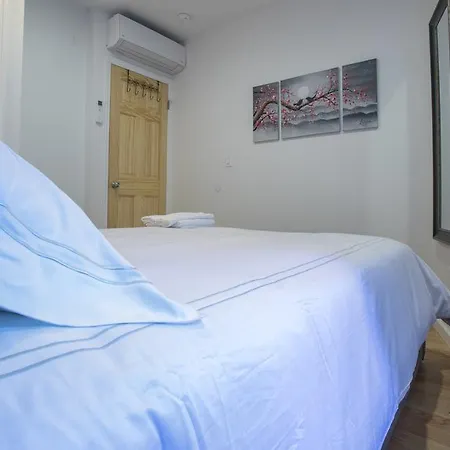 Prime Location In West Village 3 Bedrooms With 4 Baths