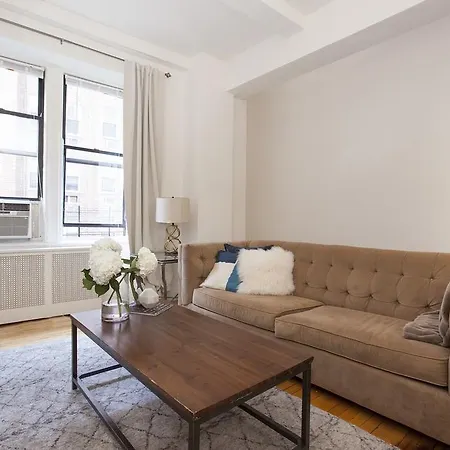 Amazing At The Lincoln Center Apartment *