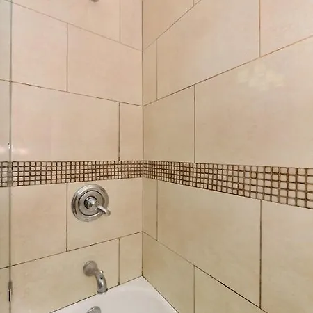 Midtown South One Bedroom Apartment *