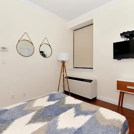Midtown South One Bedroom Apartment New York