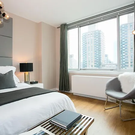 Three Bedroom With City View - Lincoln Center *