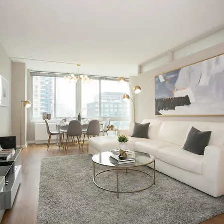 Three Bedroom With City View - Lincoln Center * New York