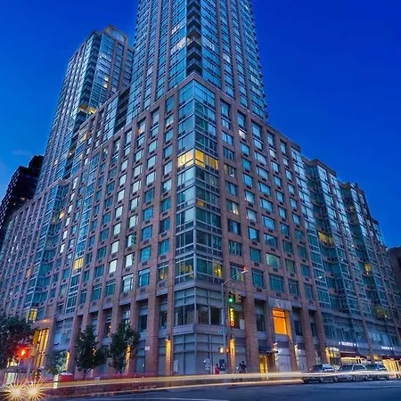 Apartment Three Bedroom With City View - Lincoln Center *