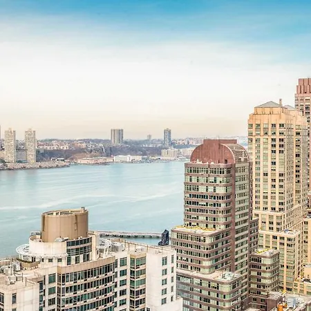 Three Bedroom With City View - Lincoln Center *
