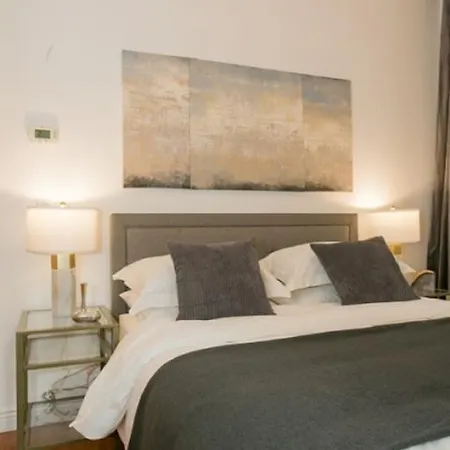 One-Bedroom Apartment Midtown Apartment New York