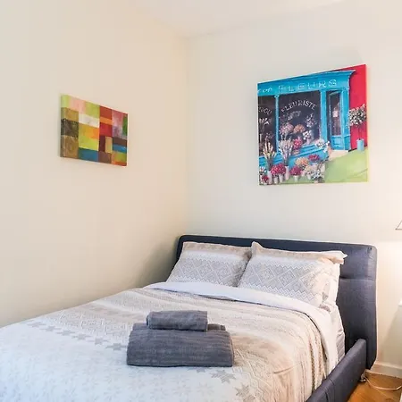 Apartment Harlem Three Bedroom *