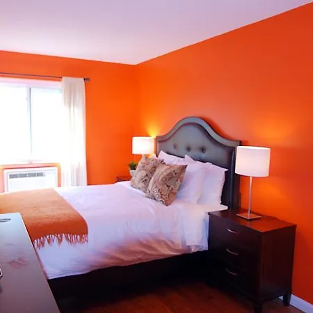 Harlem Three Bedroom Apartment *