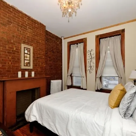 One-bedroom In Ues Apartment *