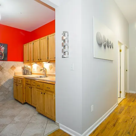 Deluxe Three Bedroom Apartment