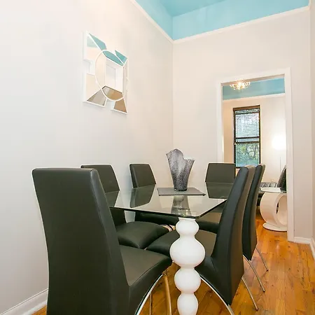 Deluxe Three Bedroom Apartment