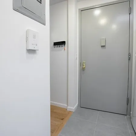 Apartment Prime Location In West Village 1 Bedroom With 2 Baths