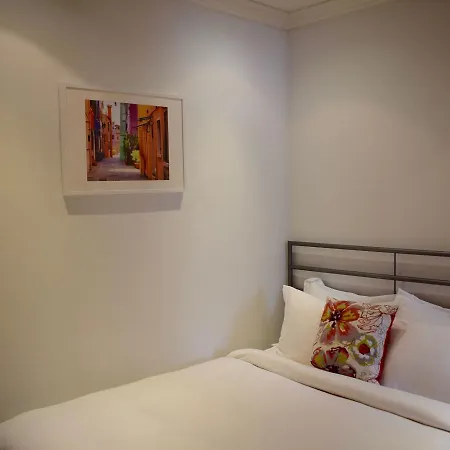 Soho Elizabeth 3 Apartment