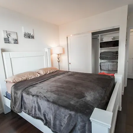 Midtown Luxury High Rise Apartment New York