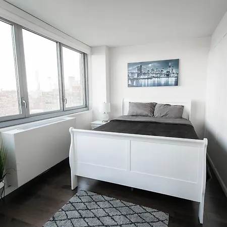 Midtown Luxury High Rise Apartment *