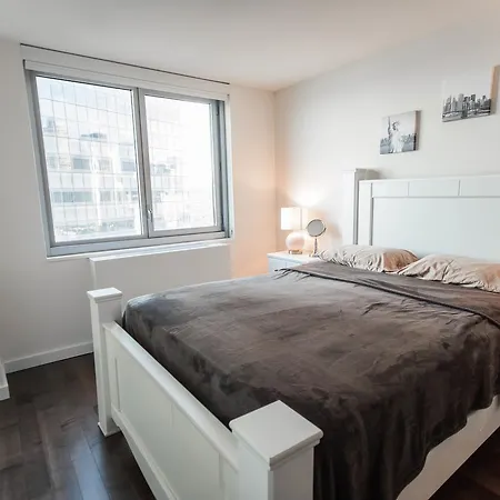 Midtown Luxury High Rise Apartment New York