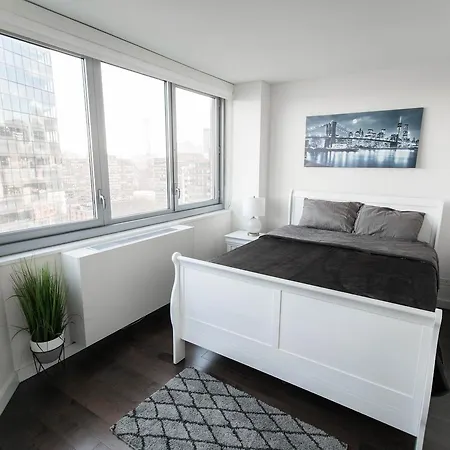 Midtown Luxury High Rise Apartment New York