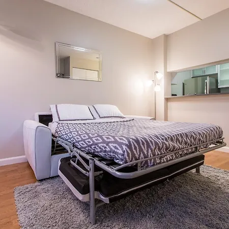 Luxury 2 Bedrooms Upper West Side Manhattan Apartment