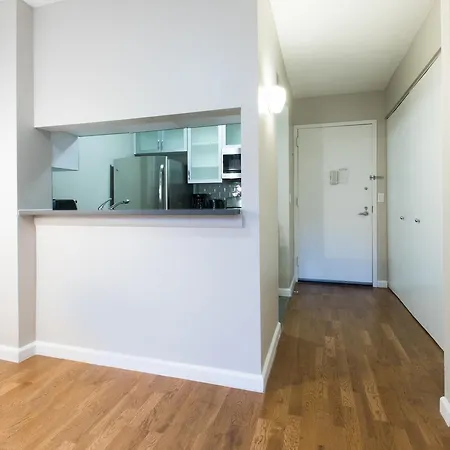 Luxury 2 Bedrooms Upper West Side Manhattan Apartment *