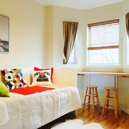 Apartment Triplex Townhouse With Outdoor Area *