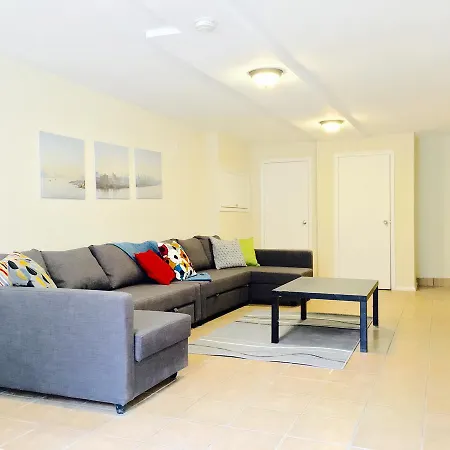 Apartment Triplex Townhouse With Outdoor Area *