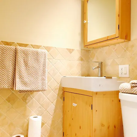 Apartment Triplex Townhouse With Outdoor Area *
