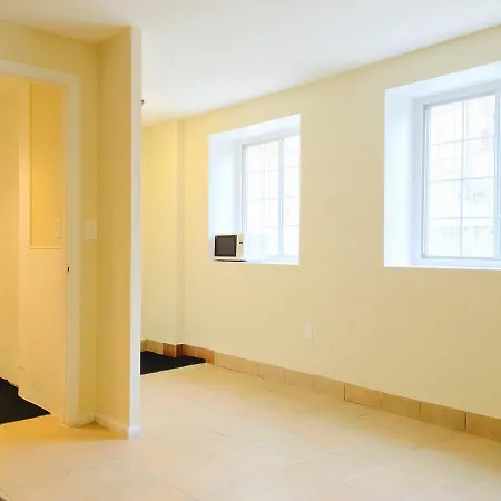 Apartment Triplex Townhouse With Outdoor Area *