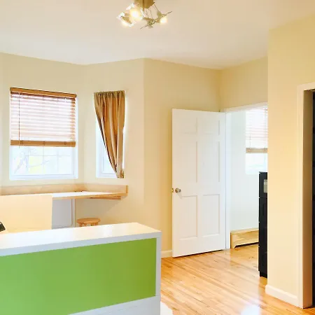 Apartment Triplex Townhouse With Outdoor Area *