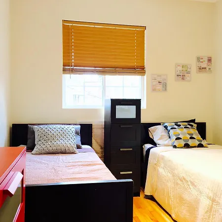 Apartment Triplex Townhouse With Outdoor Area *