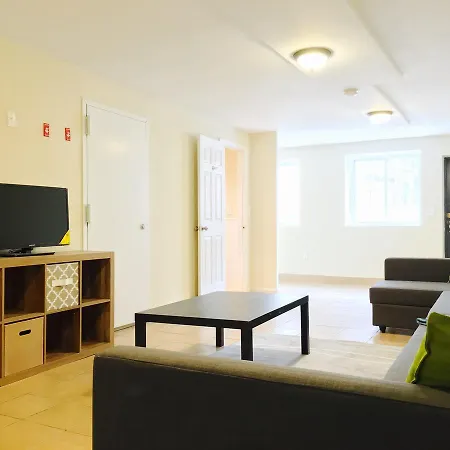 Apartment Triplex Townhouse With Outdoor Area *