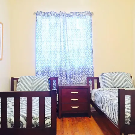 Apartment 2 Bedroom Flat Modern Decor *